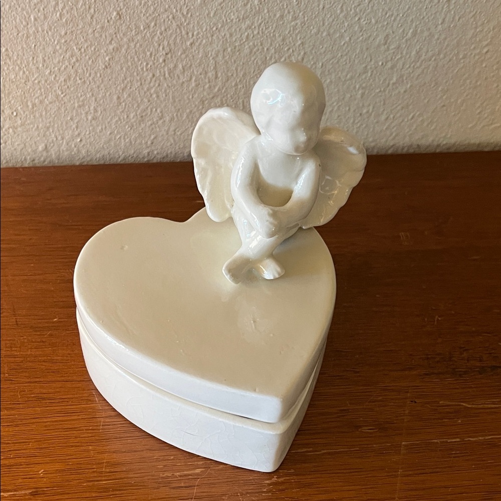 White Angel Heart-Shaped Trinket Box